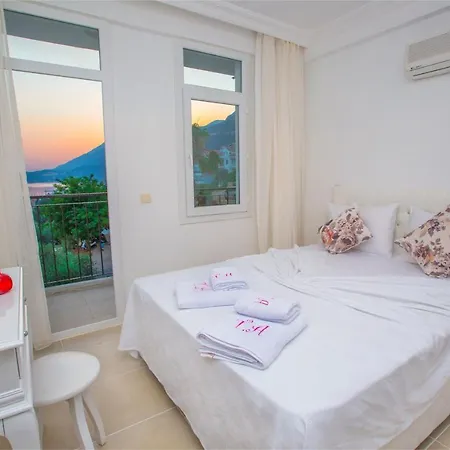 Tugce Aparthotel *